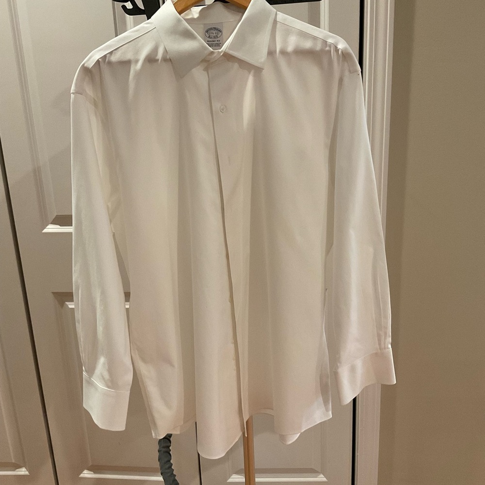 Brooks Brothers White Regent Fit Dress Shirt Classic Style